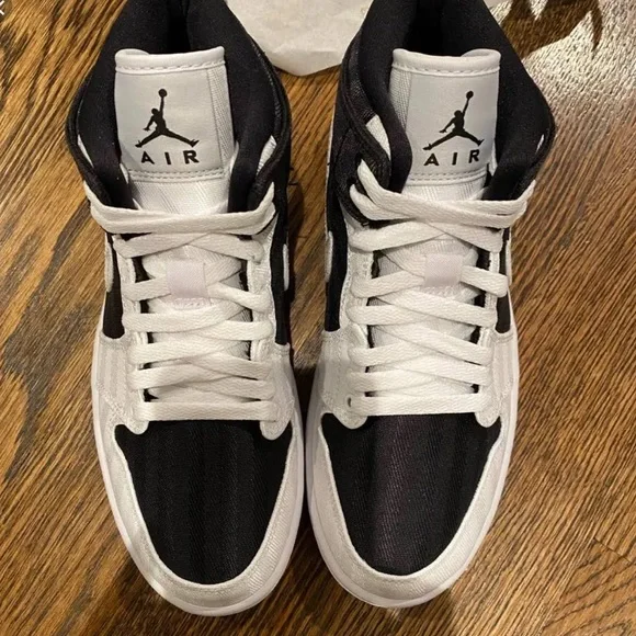 Nike Air Jordan 1 Mid SE Utility Women’s size 7 - Picture 4 of 7